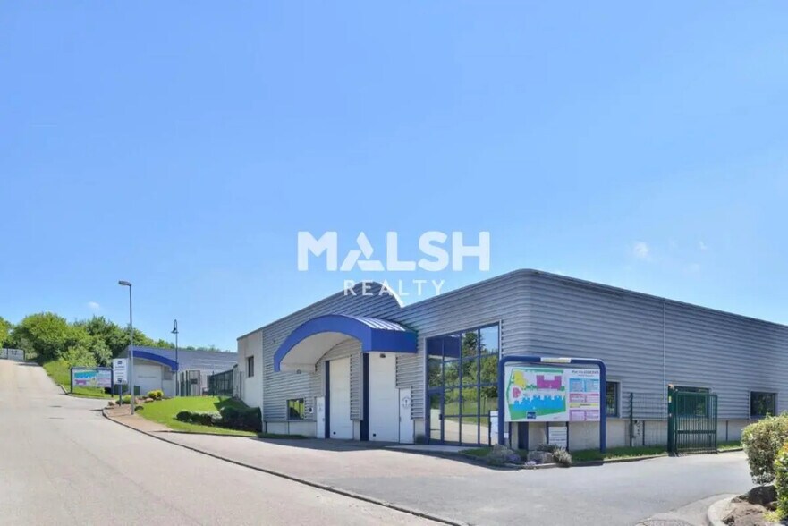 Bureau dans Saint-Genis-Laval à louer - Photo de l’immeuble – Image 3 sur 5