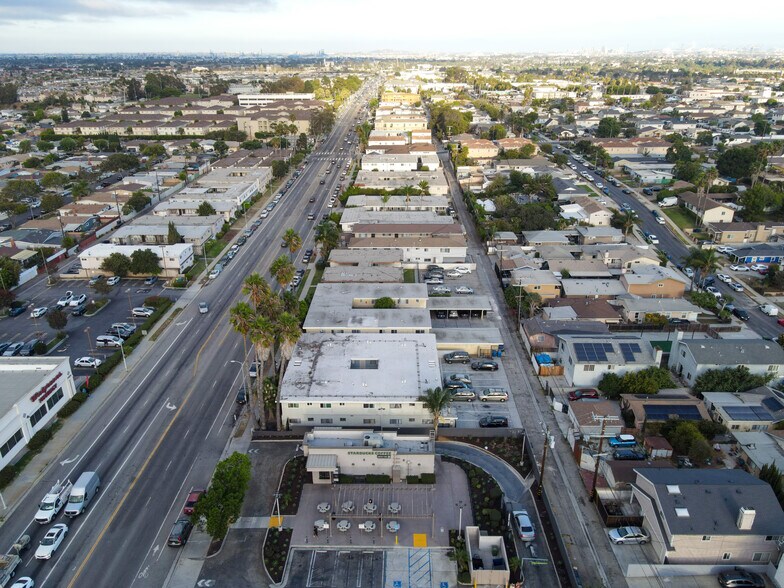 1666 Lomita Blvd, Harbor City, CA à vendre - Photo de l’immeuble – Image 3 sur 8