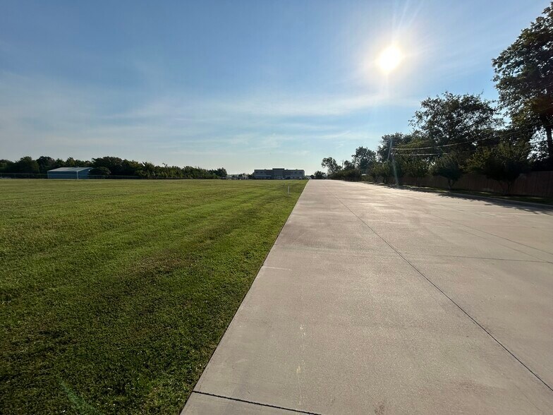 1339 N Garnett Rd, Tulsa, OK à louer - Photo de l’immeuble – Image 3 sur 5