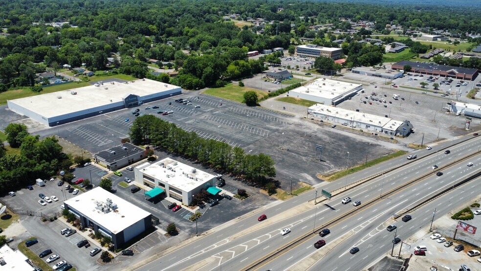 1401 Memorial Pky, Huntsville, AL à vendre - Photo de l’immeuble – Image 3 sur 8