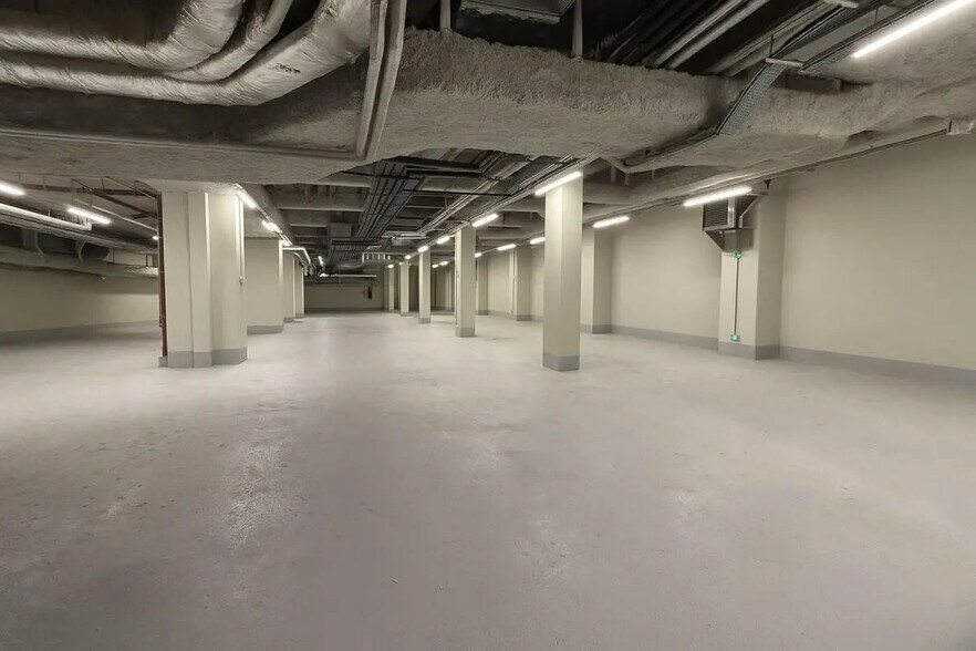 Industriel/Logistique dans Paris à louer - Photo de l’immeuble – Image 1 sur 6