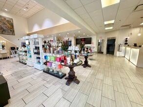 90 W Mount Pleasant Ave, Livingston, NJ à louer Photo intérieure– Image 2 sur 9