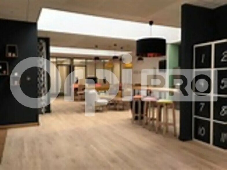 Bureau dans Compiègne à vendre - Photo de l’immeuble – Image 2 sur 4