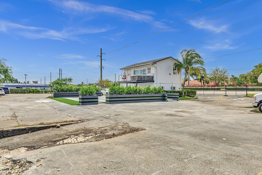 3463 Griffin Rd, Dania Beach, FL à vendre - Photo de l’immeuble – Image 3 sur 96