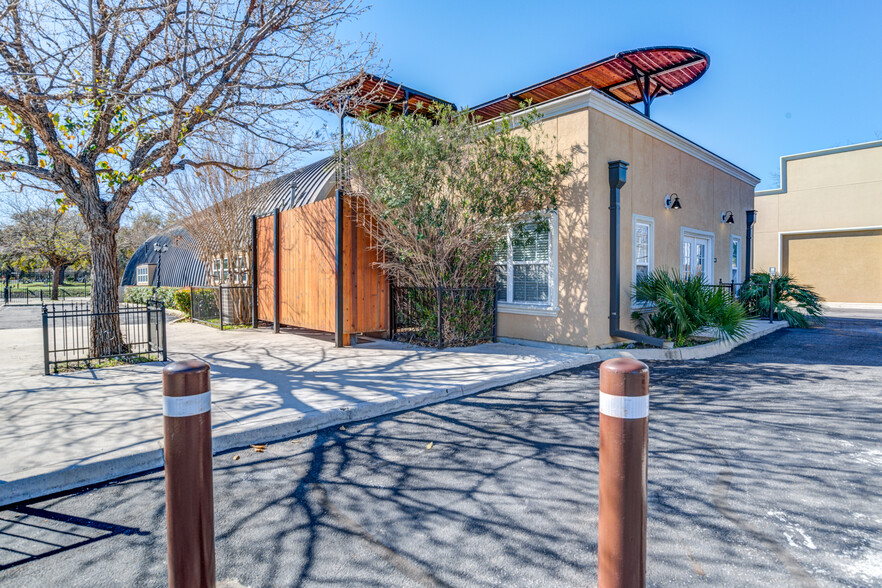 1319 March Rd, San Antonio, TX à louer - Photo de l’immeuble – Image 3 sur 19