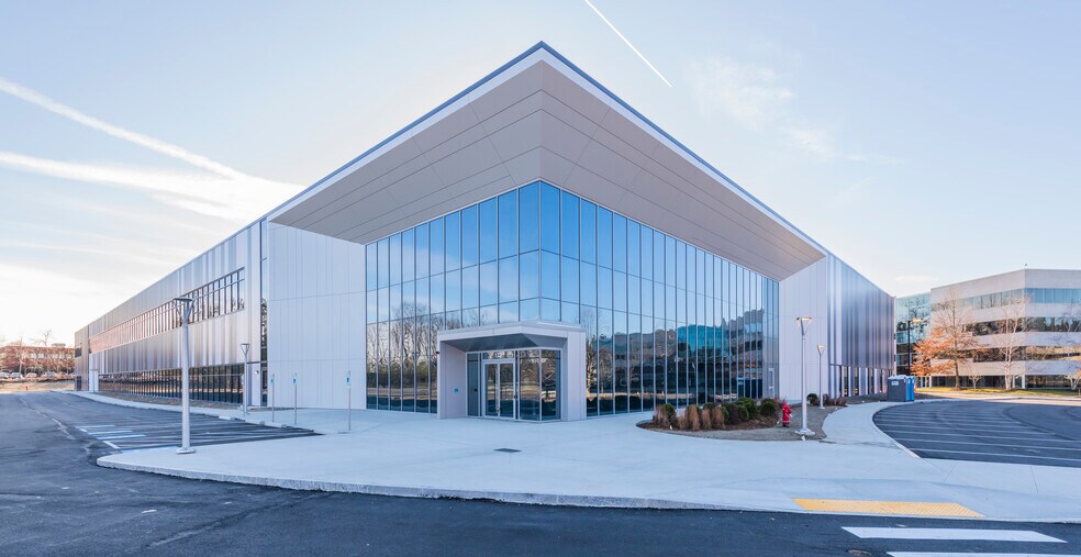 172 Middlesex Tpke, Bedford, MA à louer - Photo de l’immeuble – Image 1 sur 7