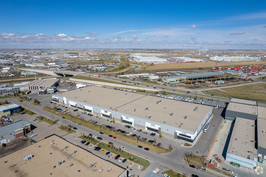 10450 50th St SE, Calgary, AB à louer - Aérien – Image 2 sur 4