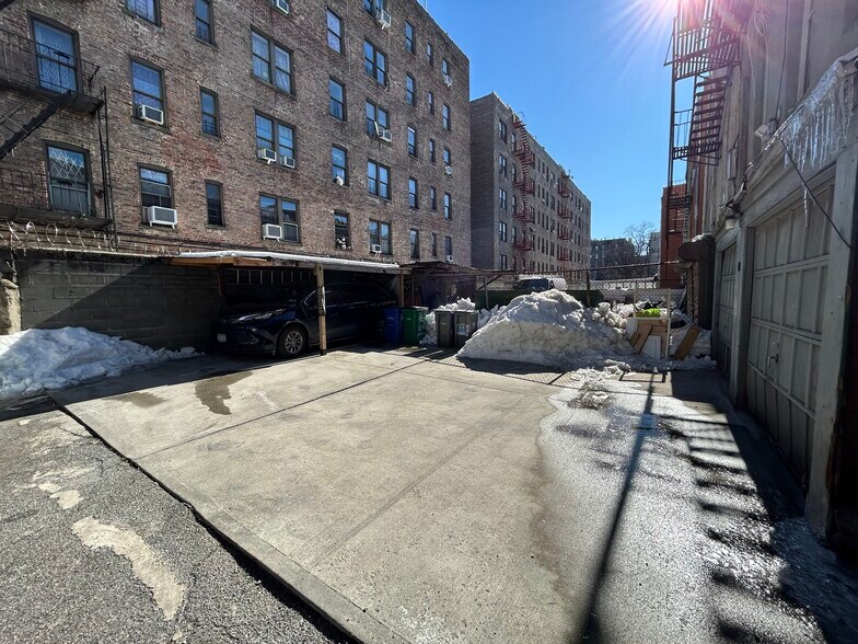 1150 Manor Ave, Bronx, NY à vendre - Photo de l’immeuble – Image 3 sur 11