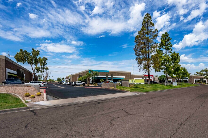 5010 S Ash Ave, Tempe, AZ à louer - Photo de l’immeuble – Image 1 sur 13