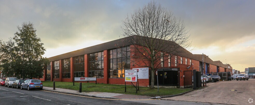 26-28 Chase Rd, Londres à louer - Photo principale – Image 1 sur 1