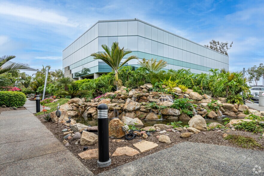5962 La Place Ct, Carlsbad, CA à louer - Photo de l’immeuble – Image 2 sur 19