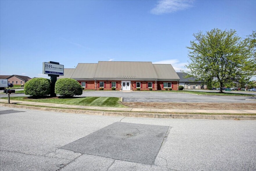 1137 Kennebec Dr, Chambersburg, PA à vendre - Photo de l’immeuble – Image 2 sur 33