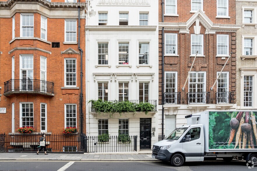 27 Grosvenor St, Londres à louer - Photo de l’immeuble – Image 2 sur 17