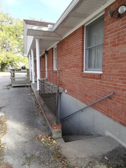 612 W Fort Scott St, Butler, MO à vendre - Photo de l’immeuble – Image 2 sur 9