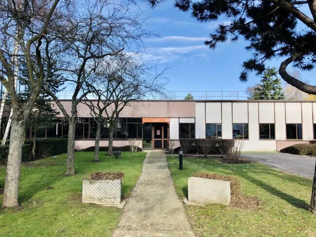 Plus de détails pour 13 Rue De La Perdrix, Tremblay-en-France - Bureau, Industriel/Logistique à louer