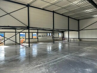 Plus de détails pour Local d'activités à louer