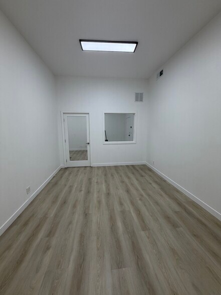 4768 Park Granada, Calabasas, CA à louer - Photo de l’immeuble – Image 2 sur 18