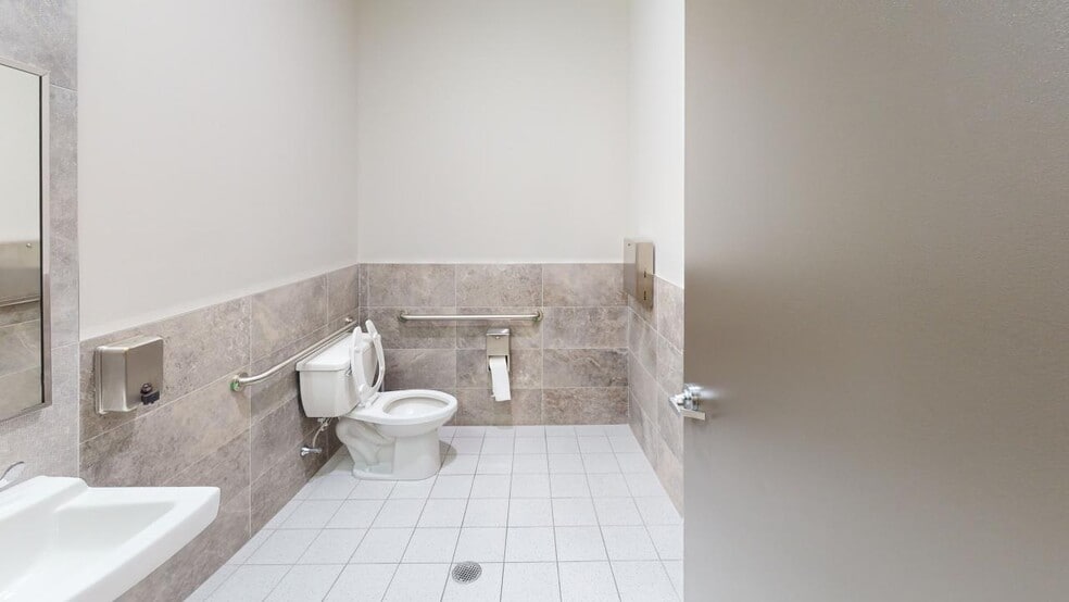 7801-15 Linden Blvd, Queens, NY à louer - Photo intérieure – Image 3 sur 15