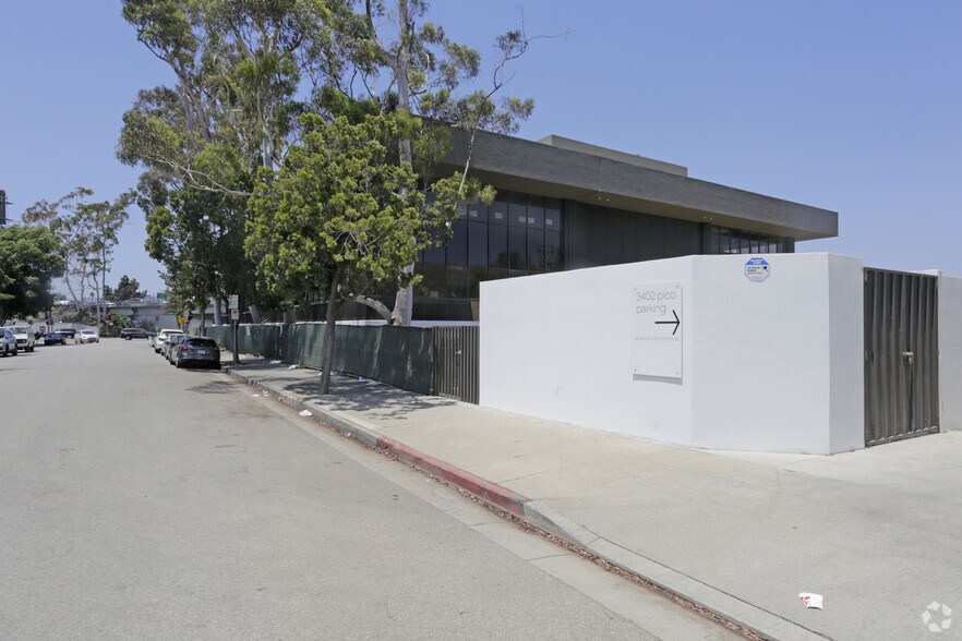 3402 Pico Blvd, Santa Monica, CA à louer - Photo de l’immeuble – Image 3 sur 6