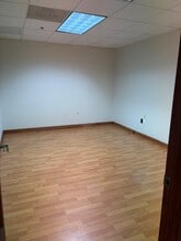 2201-2225 N Commerce Pky, Weston, FL à louer Photo intérieure– Image 2 sur 8