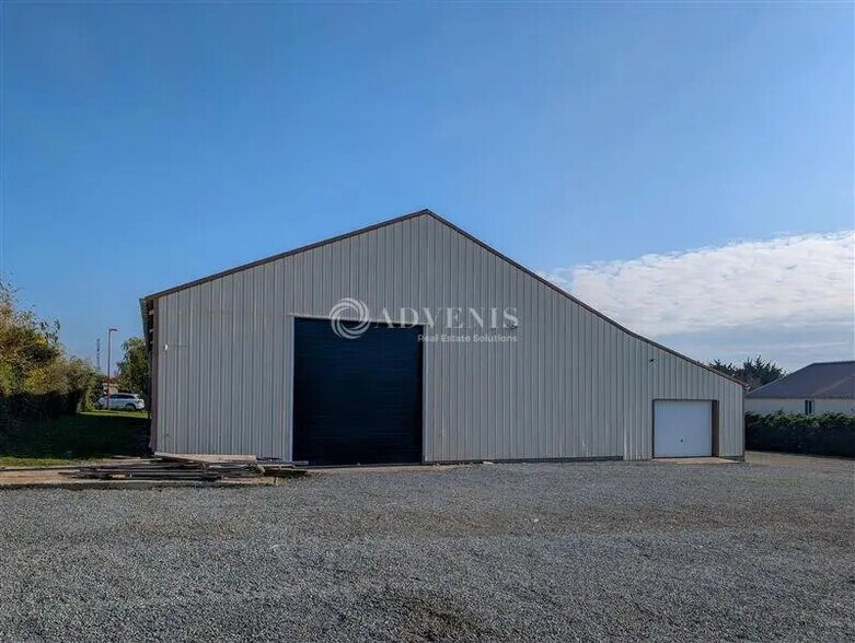 Local d'activités dans Saint-Coulomb à vendre - Photo de l’immeuble – Image 2 sur 9