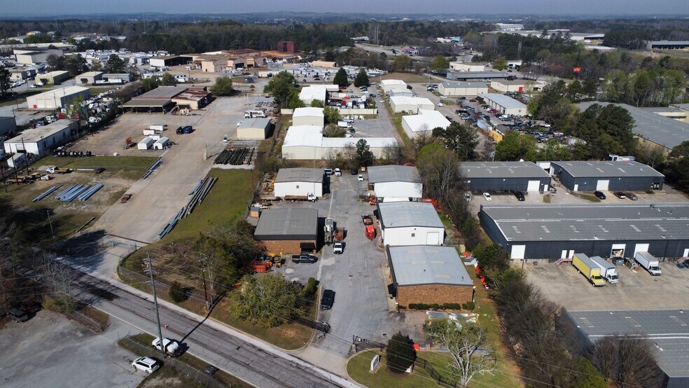 Farmer Rd Business Park portefeuille de 5 biens à vendre sur LoopNet.fr - Aérien – Image 3 sur 14