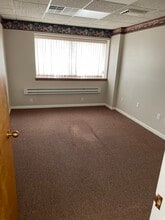 100 E Broad St, Palmyra, NJ à louer Photo intérieure– Image 2 sur 7
