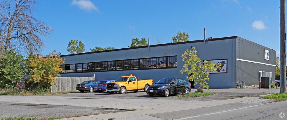 19 Yale Cres, St Catharines, ON à vendre - Photo de l’immeuble – Image 3 sur 3
