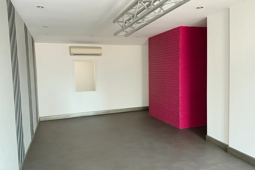 Local commercial dans Le Bouscat à louer - Photo de l’immeuble – Image 2 sur 3