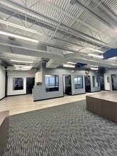 24681 Northwestern Hwy, Southfield, MI à louer Photo intérieure– Image 2 sur 13