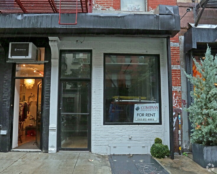 247-251 Elizabeth St, New York, NY à louer - Photo de l’immeuble – Image 2 sur 9