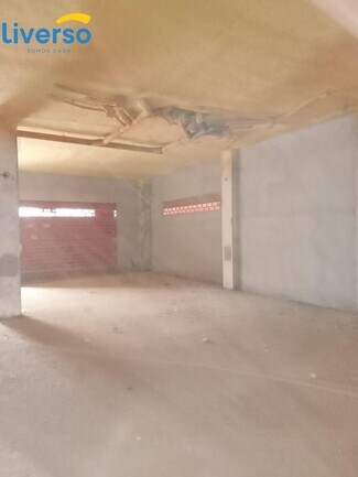 Plus de détails pour Local commercial à louer