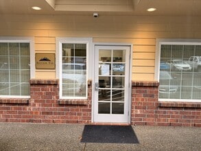 10 NE Creelman Ln, Belfair, WA à louer Photo intérieure– Image 1 sur 5