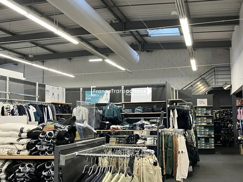 Local commercial dans Auch à louer - Photo de l’immeuble – Image 2 sur 5