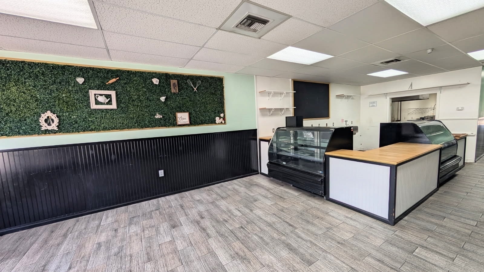 16525-16531 Bellflower Blvd, Bellflower, CA à louer Photo intérieure– Image 1 sur 11