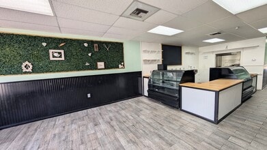 16525-16531 Bellflower Blvd, Bellflower, CA à louer Photo intérieure– Image 1 sur 11