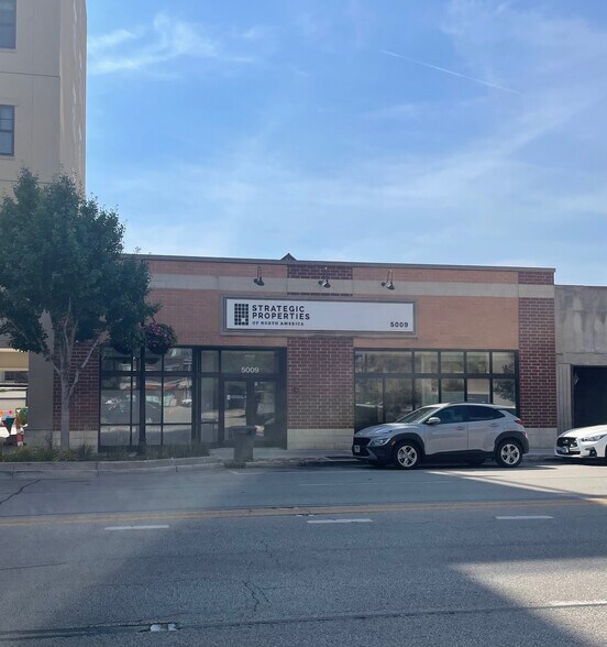 5009 W Oakton St, Skokie, IL à vendre - Photo de l’immeuble – Image 1 sur 9
