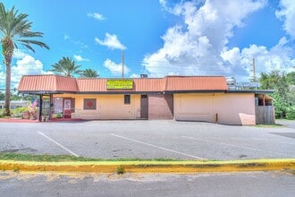 2017 S Ridgewood Ave, South Daytona, FL à vendre Photo intérieure– Image 2 sur 9