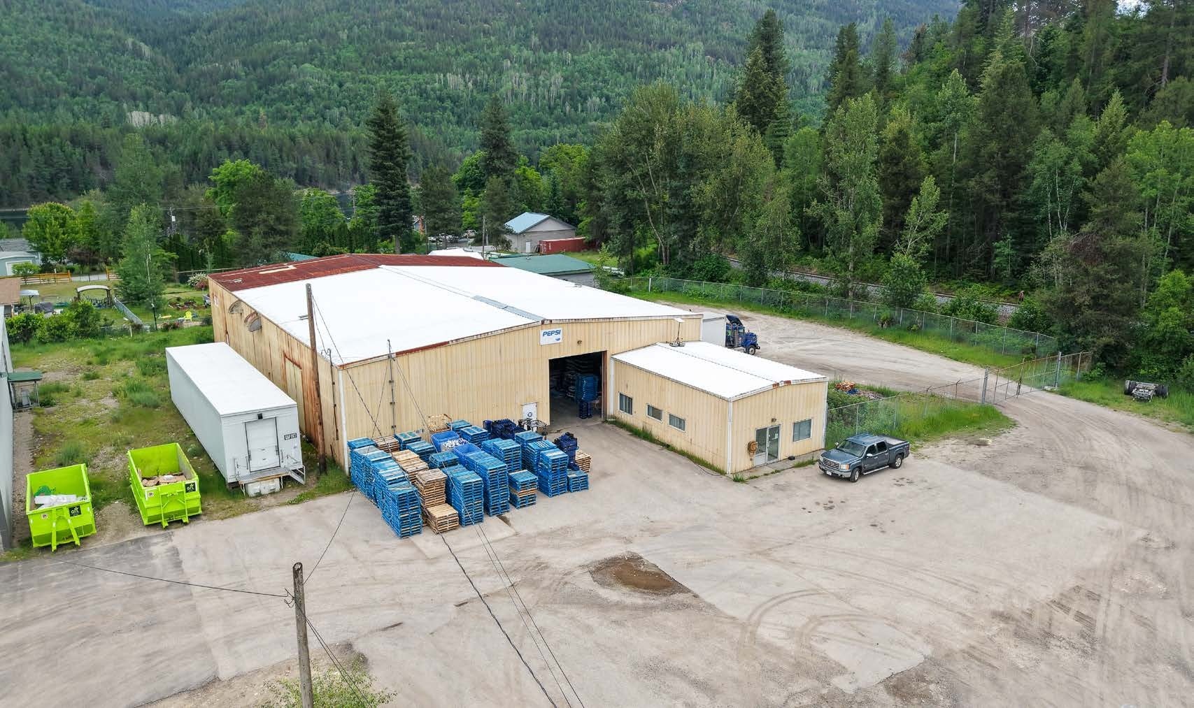 1795 Homegoods Rd, Genelle, BC à vendre Photo principale– Image 1 sur 7