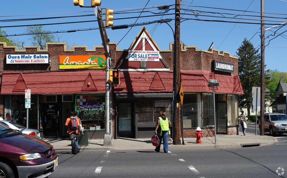 1199 Teaneck Rd, Teaneck, NJ à louer - Photo de l’immeuble – Image 2 sur 15