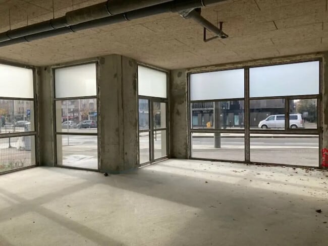 Plus de détails pour Local commercial à louer