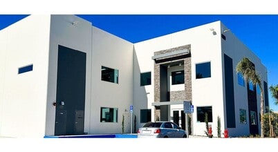 4180 N Hallmark Pky, San Bernardino, CA à louer Photo intérieure– Image 1 sur 1