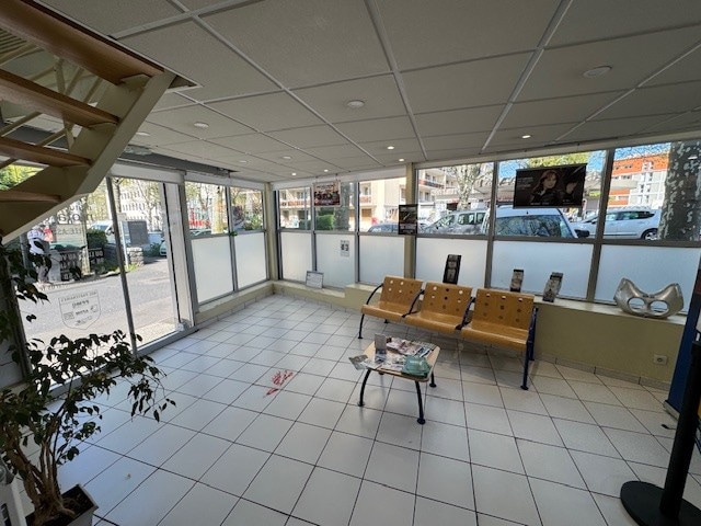Bureau dans Saint-Étienne à louer Hall d’entrée– Image 1 sur 7