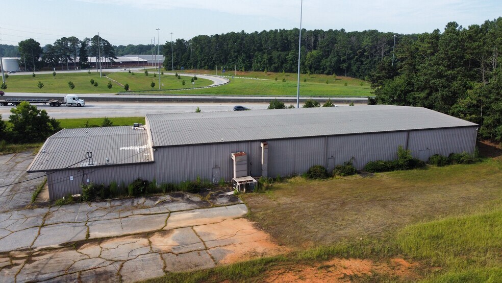 8185 Old City Pond Rd, Covington, GA à vendre - Photo de l’immeuble – Image 2 sur 10