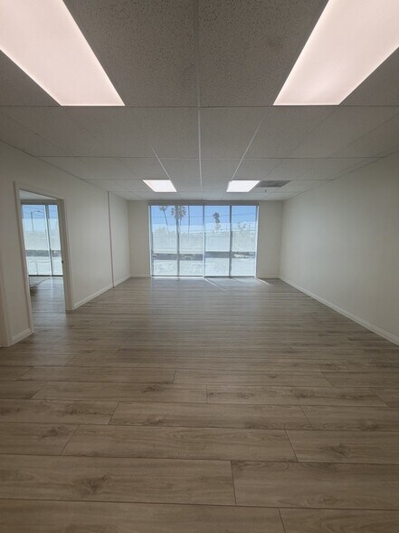 7626-7634 Vineland Ave, Sun Valley, CA à louer - Photo de l’immeuble – Image 2 sur 5