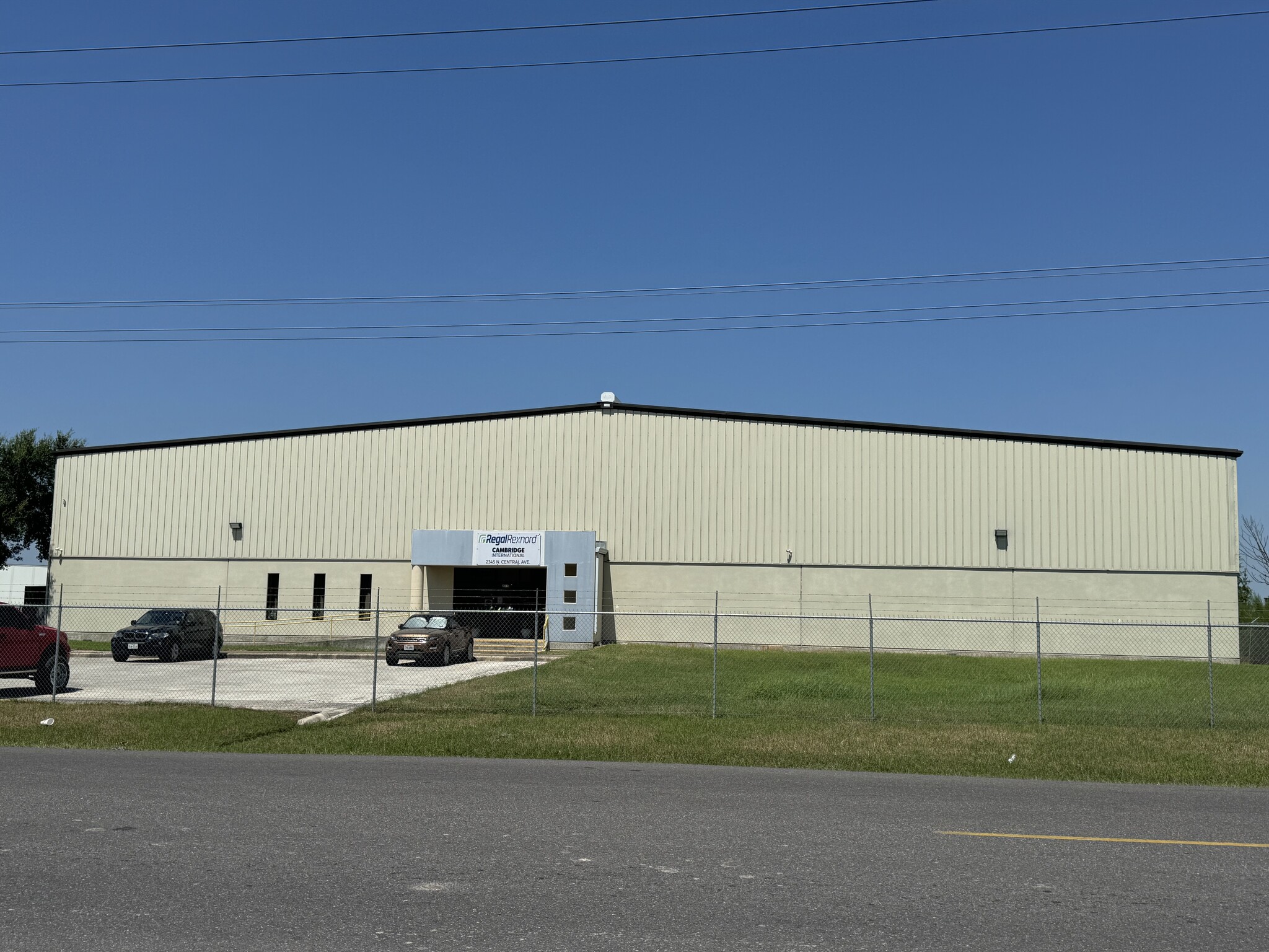 2345 N Central Ave, Brownsville, TX à louer Photo de l’immeuble– Image 1 sur 9
