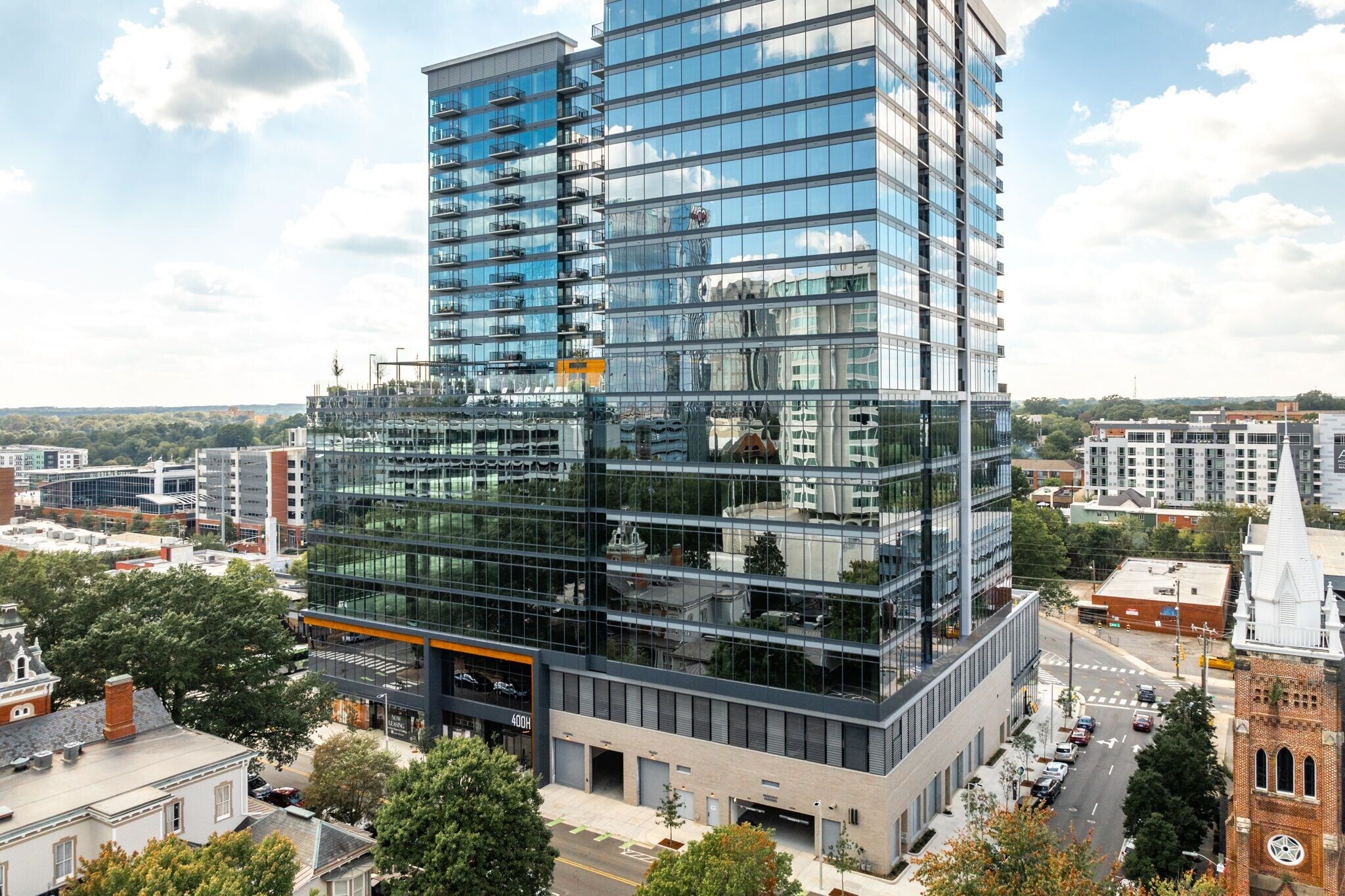 400 Hillsborough St, Raleigh, NC à louer Photo de l’immeuble– Image 1 sur 9