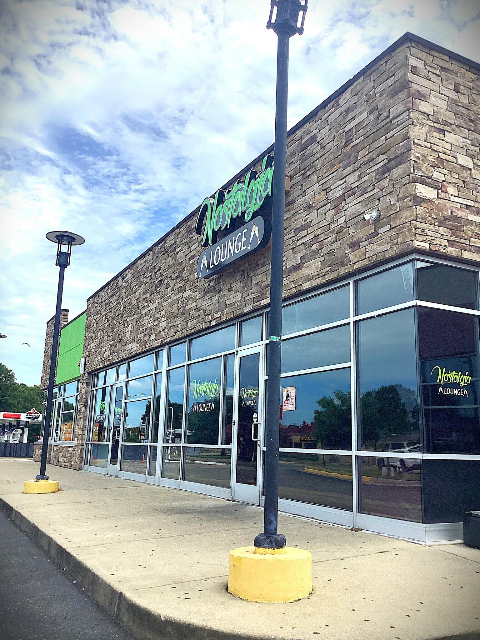 416 Denbigh Blvd, Newport News, VA à louer Photo de l’immeuble– Image 1 sur 11