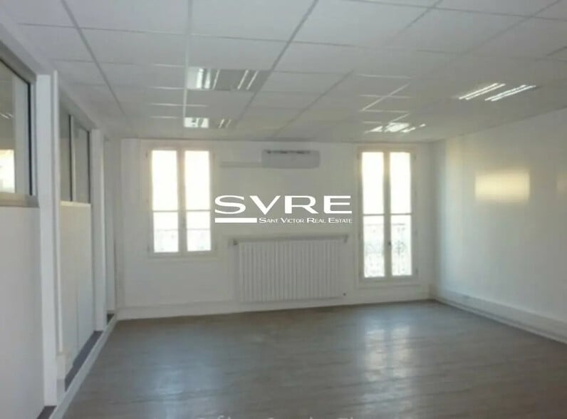 Bureau dans Marseille à louer - Photo de l’immeuble – Image 2 sur 10