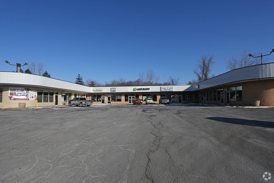 1457 Meriden Rd, Wolcott, CT à vendre - Photo de l’immeuble – Image 1 sur 11